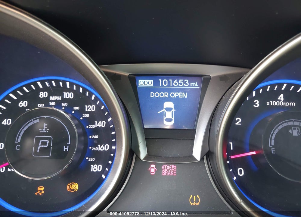 2015 HYUNDAI GENESIS VIN: KMHHU6KJ3FU126978