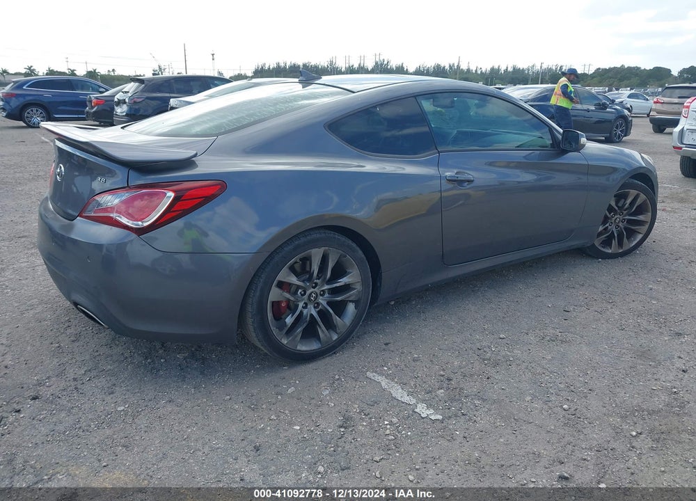 2015 HYUNDAI GENESIS VIN: KMHHU6KJ3FU126978