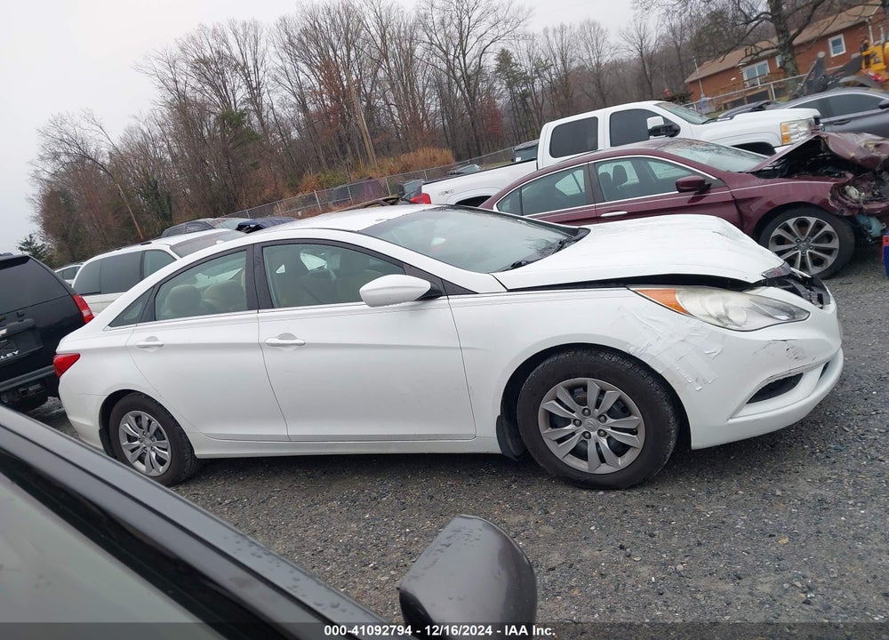 2011 HYUNDAI SONATA VIN: 5NPEB4AC8BH182665