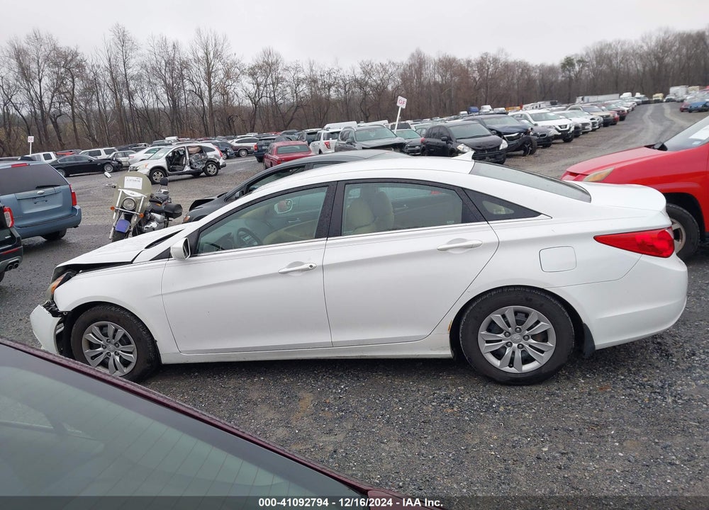 2011 HYUNDAI SONATA VIN: 5NPEB4AC8BH182665