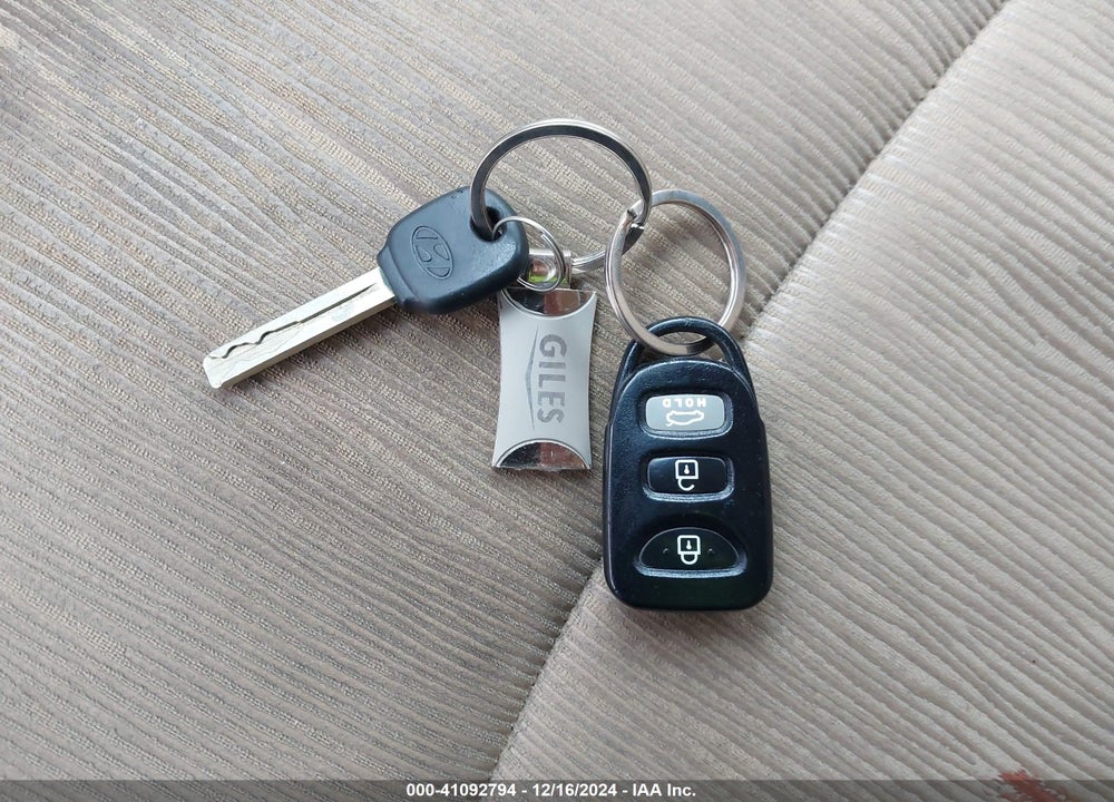 2011 HYUNDAI SONATA VIN: 5NPEB4AC8BH182665