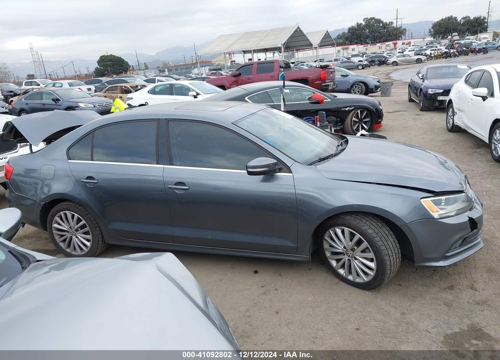 2015 VOLKSWAGEN JETTA 1.8T SE VIN: 3VWD17AJ2FM283423