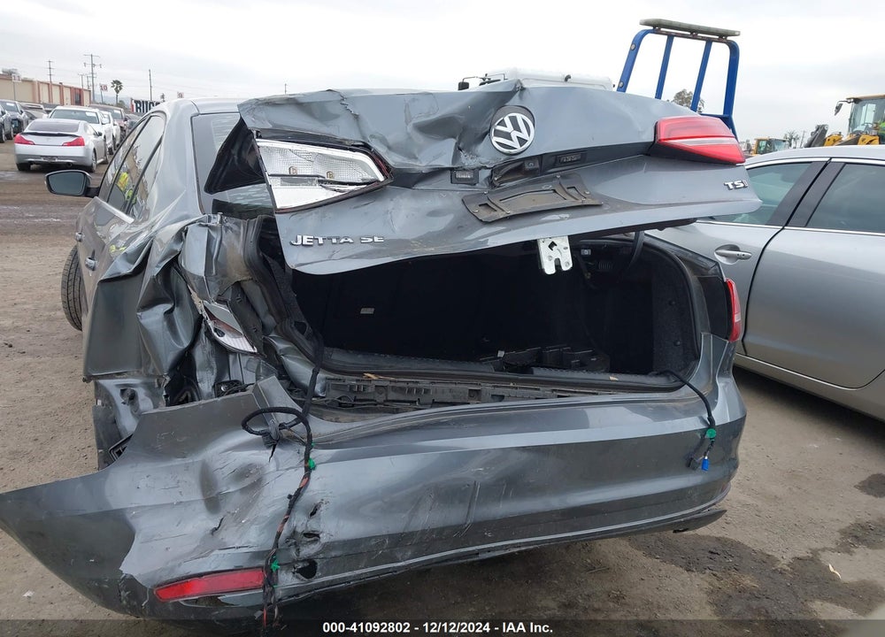 2015 VOLKSWAGEN JETTA 1.8T SE VIN: 3VWD17AJ2FM283423
