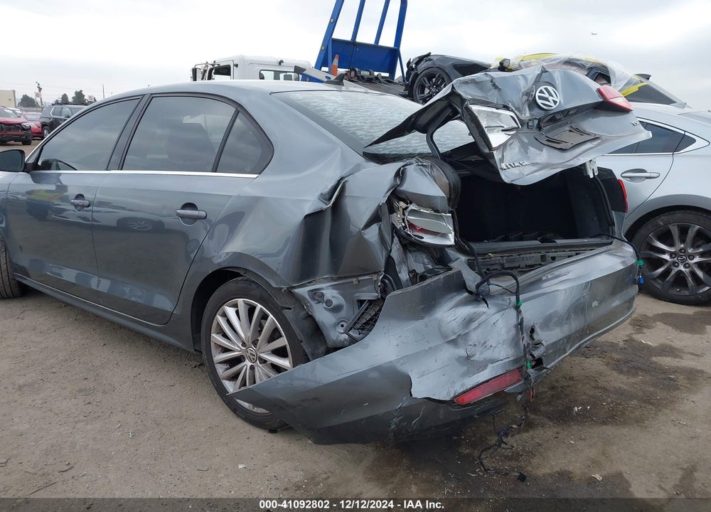 2015 VOLKSWAGEN JETTA 1.8T SE VIN: 3VWD17AJ2FM283423