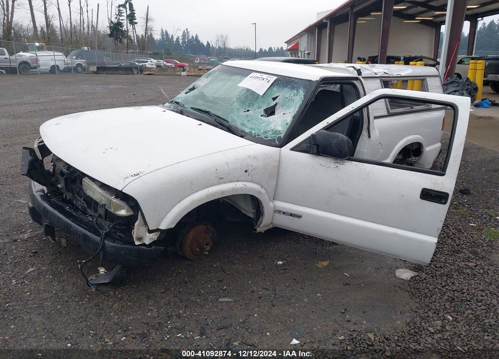 2001 CHEVROLET S-10 VIN: 1GCCS145318244568