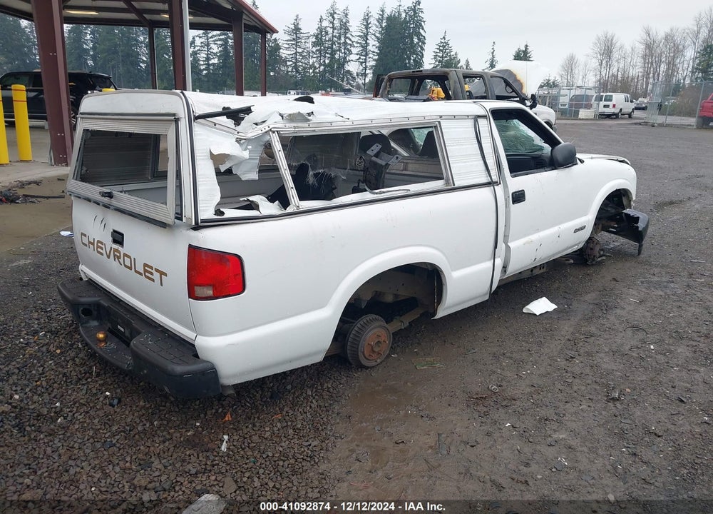 2001 CHEVROLET S-10 VIN: 1GCCS145318244568
