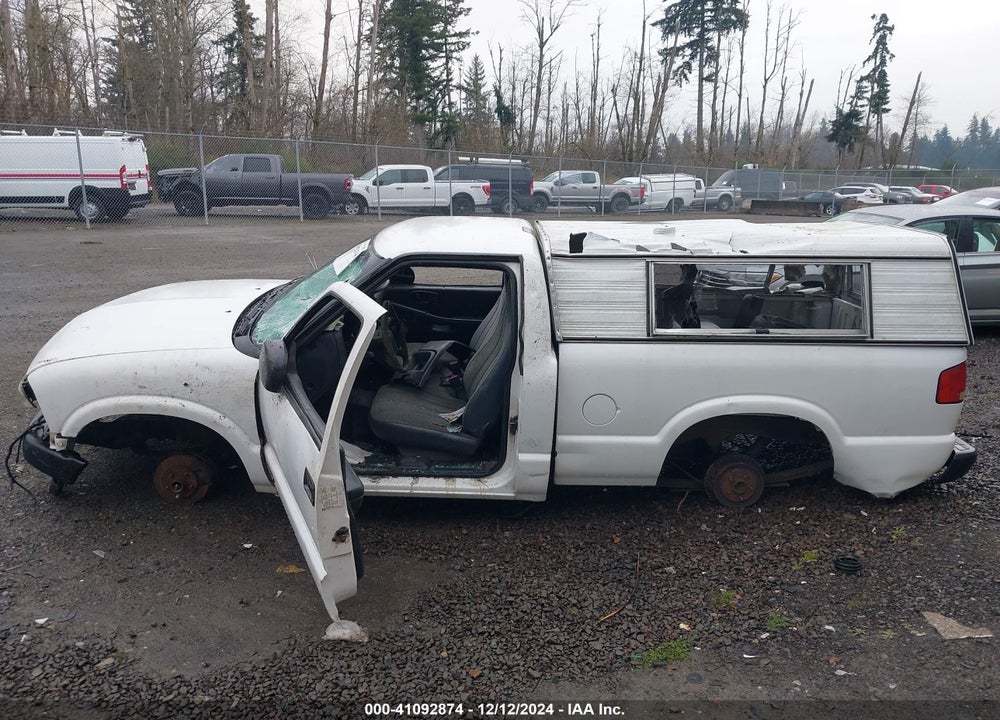 2001 CHEVROLET S-10 VIN: 1GCCS145318244568