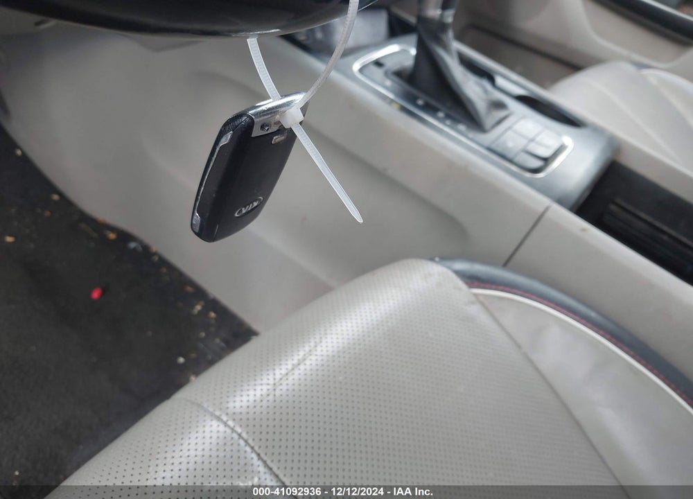 2017 KIA SEDONA LX VIN: KNDMB5C16H6290783