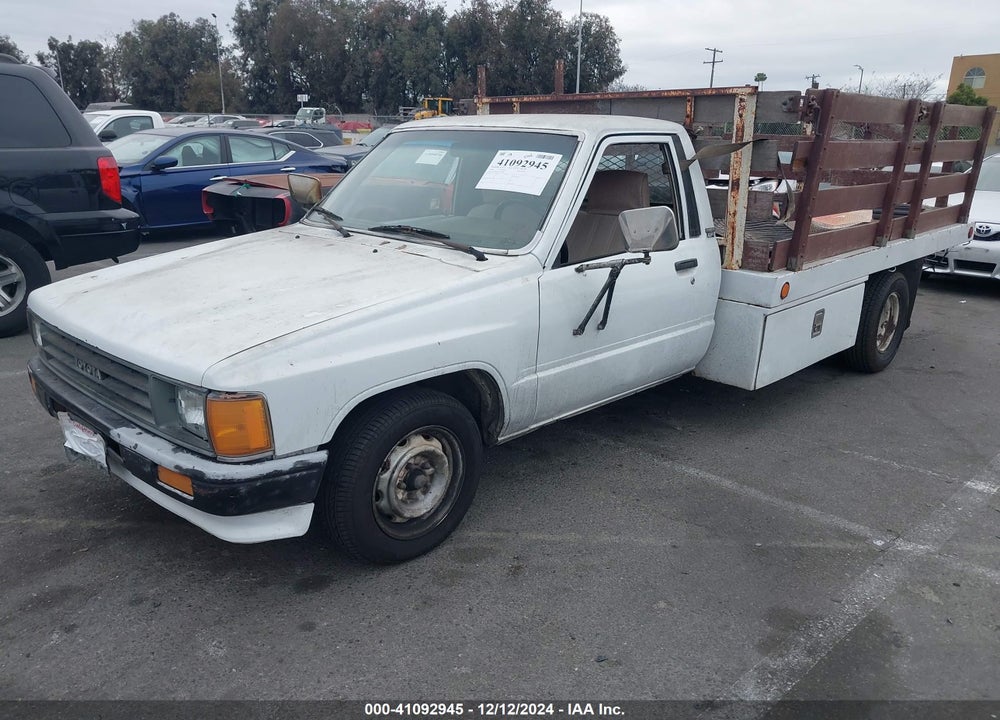 1988 TOYOTA PICKUP CAB CHASSIS RN55 VIN: JT5RN55R6J0272868