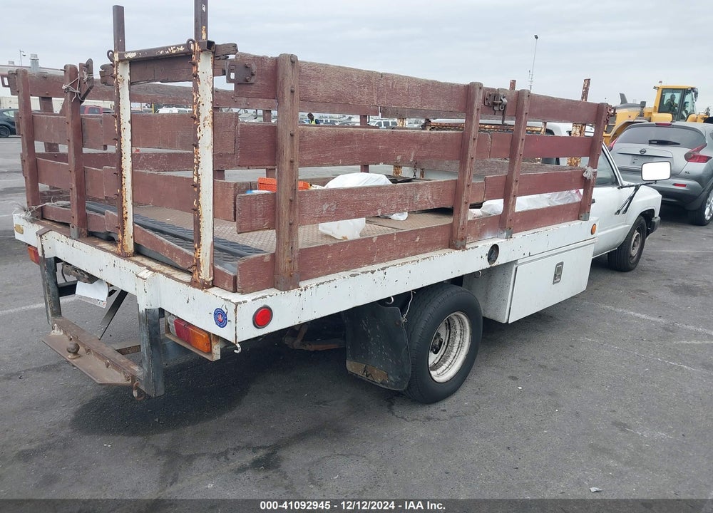 1988 TOYOTA PICKUP CAB CHASSIS RN55 VIN: JT5RN55R6J0272868