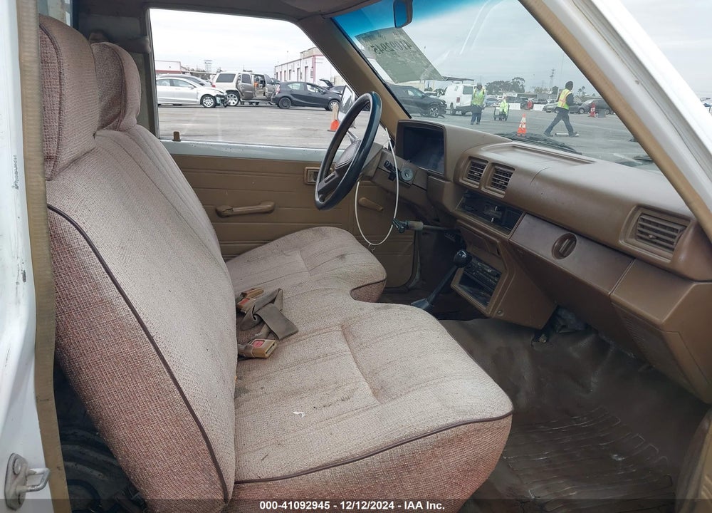 1988 TOYOTA PICKUP CAB CHASSIS RN55 VIN: JT5RN55R6J0272868