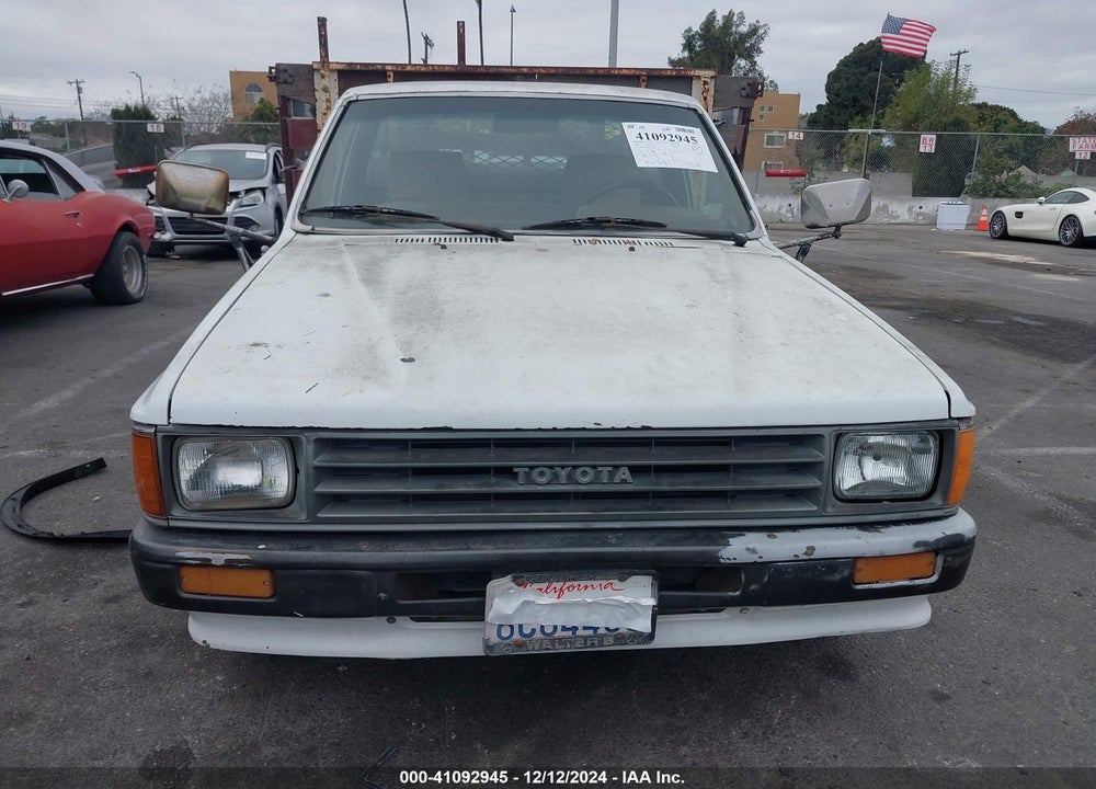1988 TOYOTA PICKUP CAB CHASSIS RN55 VIN: JT5RN55R6J0272868