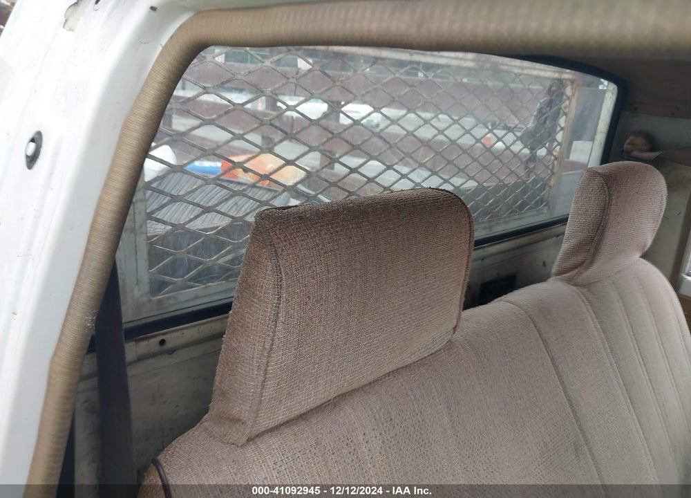 1988 TOYOTA PICKUP CAB CHASSIS RN55 VIN: JT5RN55R6J0272868