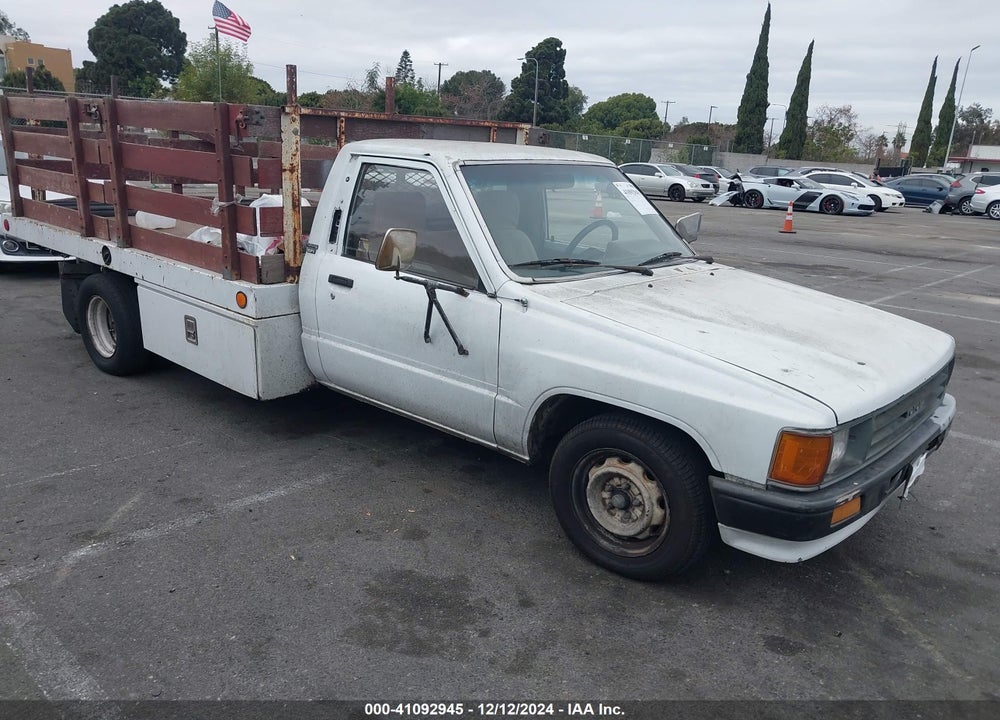 1988 TOYOTA PICKUP CAB CHASSIS RN55 VIN: JT5RN55R6J0272868