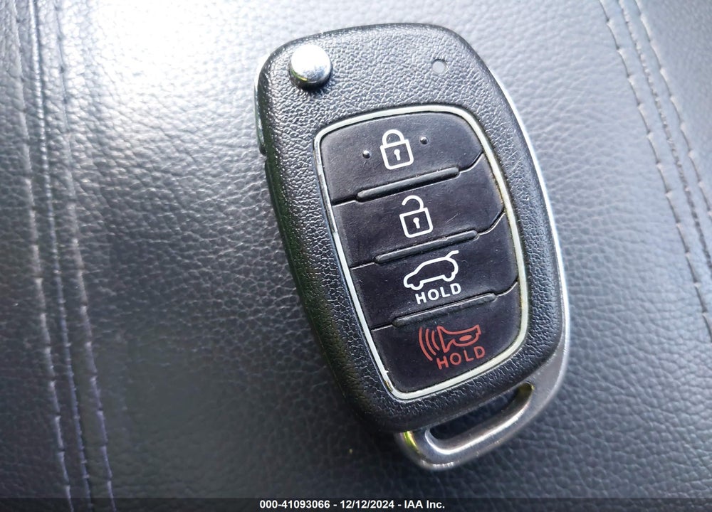 2017 HYUNDAI SANTA FE SPORT 2.4L VIN: 5XYZUDLB9HG423858