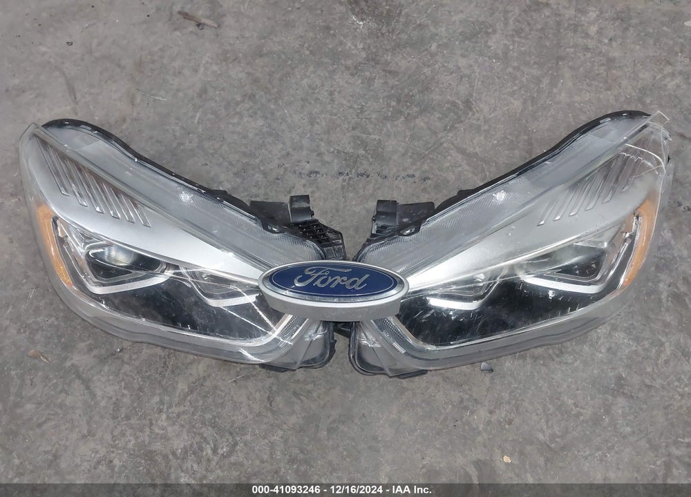 2018 FORD ESCAPE TITANIUM VIN: 1FMCU9J90JUB17568