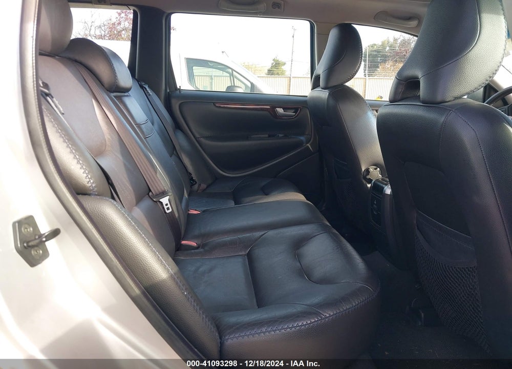 2005 VOLVO XC70 2.5T AWD VIN: YV1SZ592851199701