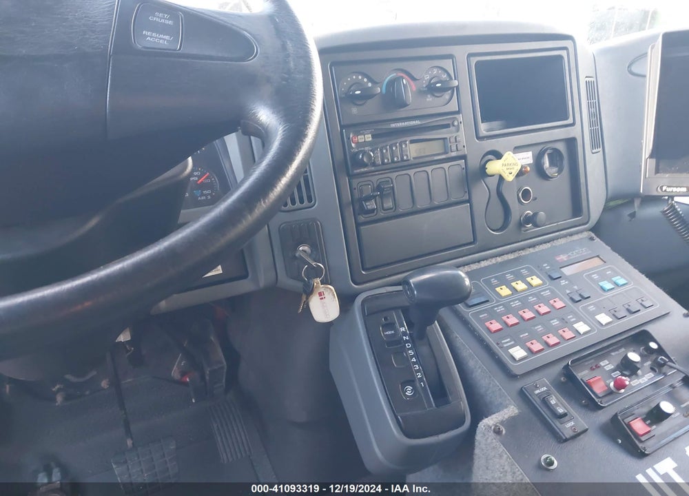 2005 INTERNATIONAL 4000 4400 LP VIN: 1HTMRAAL95H102365