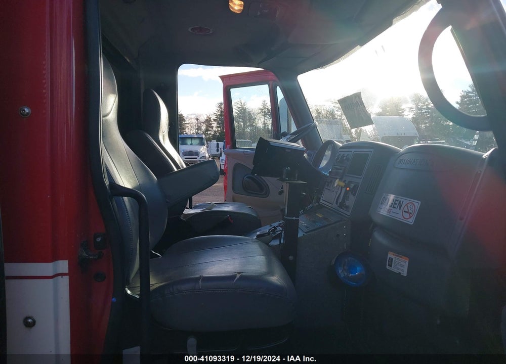 2005 INTERNATIONAL 4000 4400 LP VIN: 1HTMRAAL95H102365