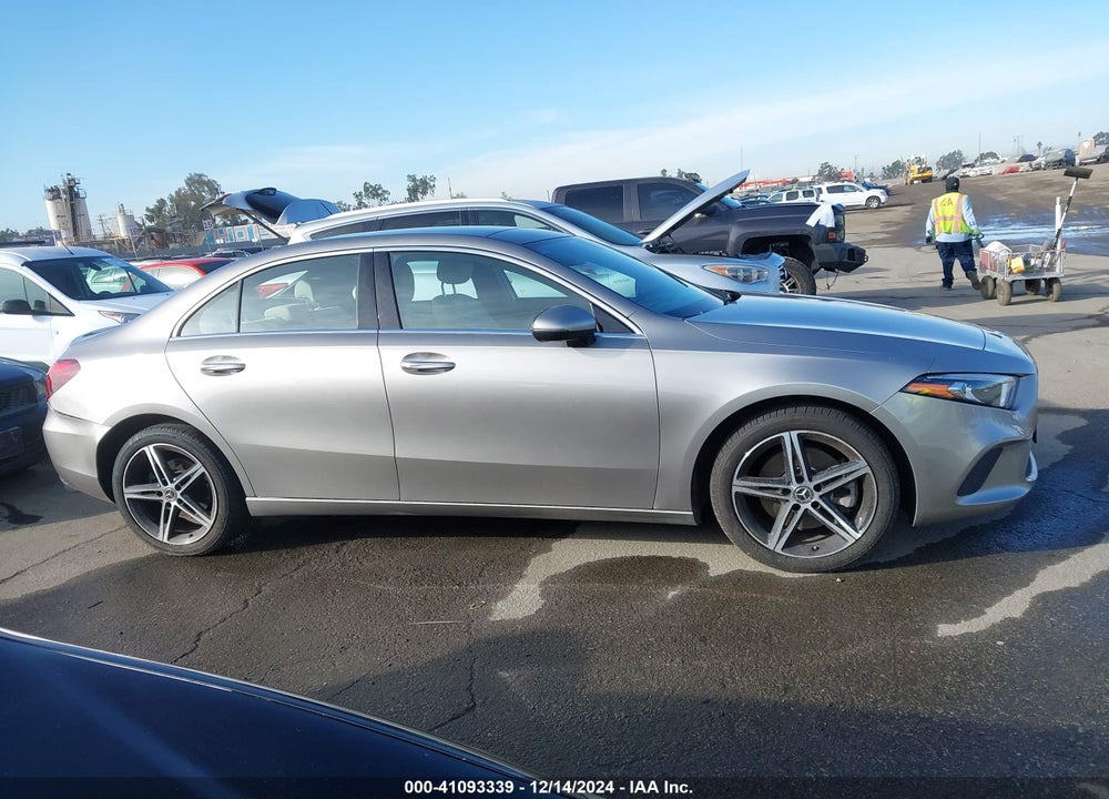 2019 MERCEDES-BENZ A 220 VIN: WDD3G4EB9KW020098