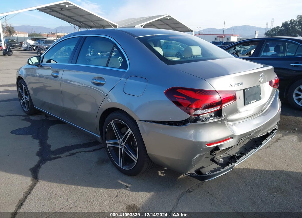 2019 MERCEDES-BENZ A 220 VIN: WDD3G4EB9KW020098