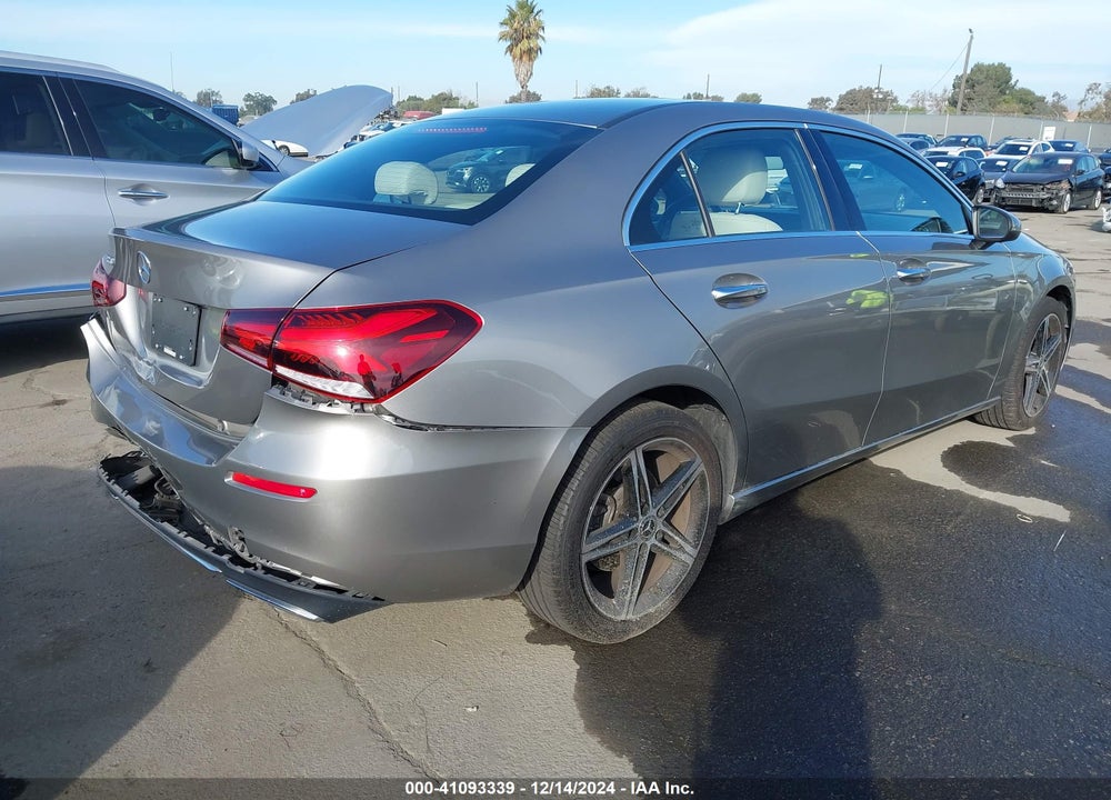 2019 MERCEDES-BENZ A 220 VIN: WDD3G4EB9KW020098