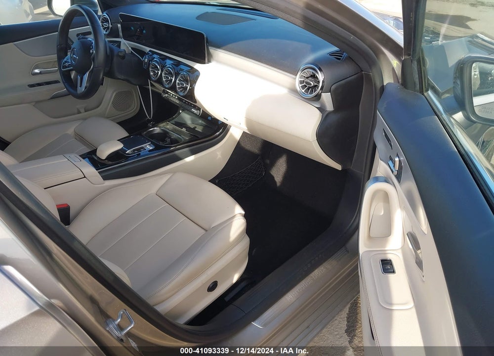 2019 MERCEDES-BENZ A 220 VIN: WDD3G4EB9KW020098