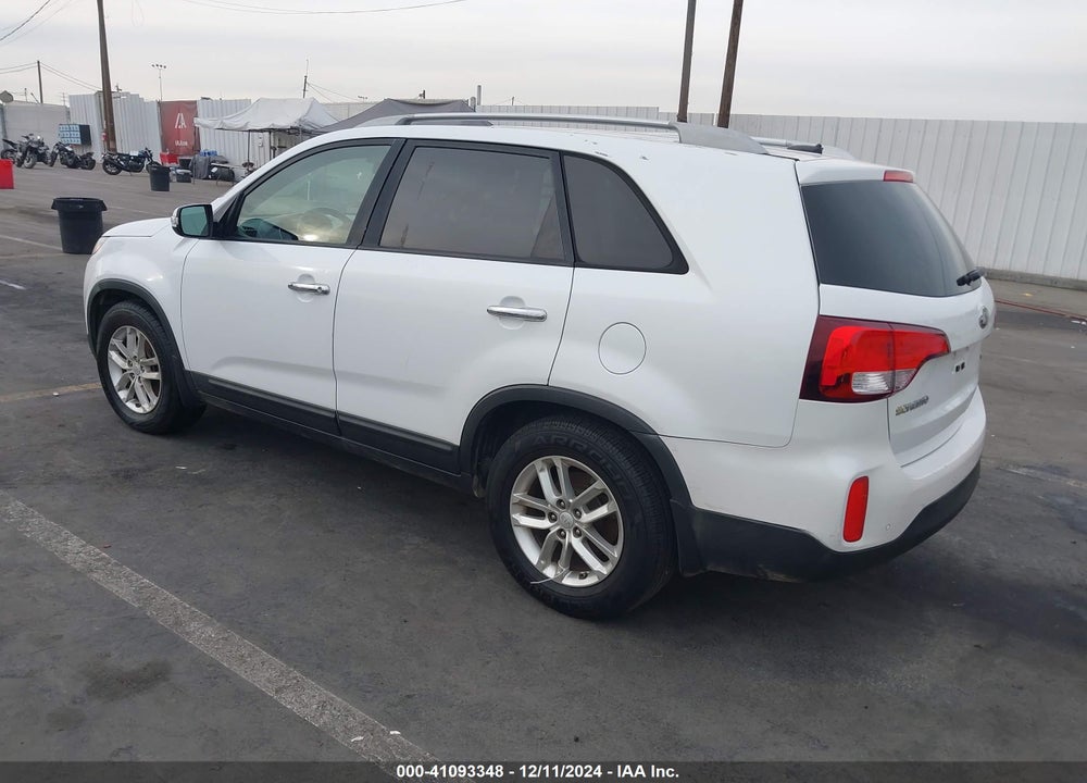 2015 KIA SORENTO LX VIN: 5XYKT4A67FG581624