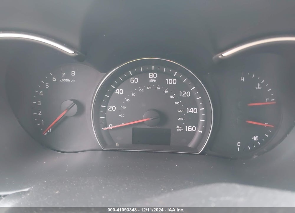 2015 KIA SORENTO LX VIN: 5XYKT4A67FG581624