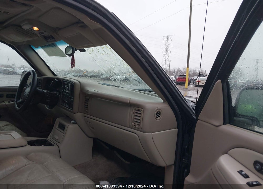2001 CHEVROLET TAHOE LT VIN: 1GNEK13T41R142321