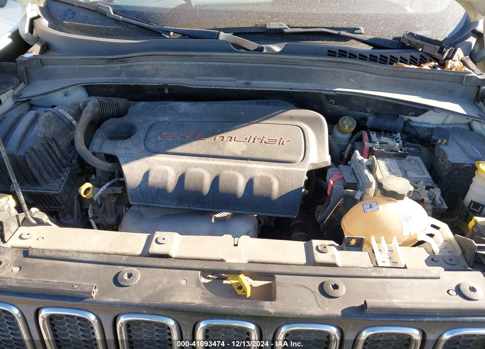2015 JEEP RENEGADE LATITUDE VIN: ZACCJBBT8FPB77153