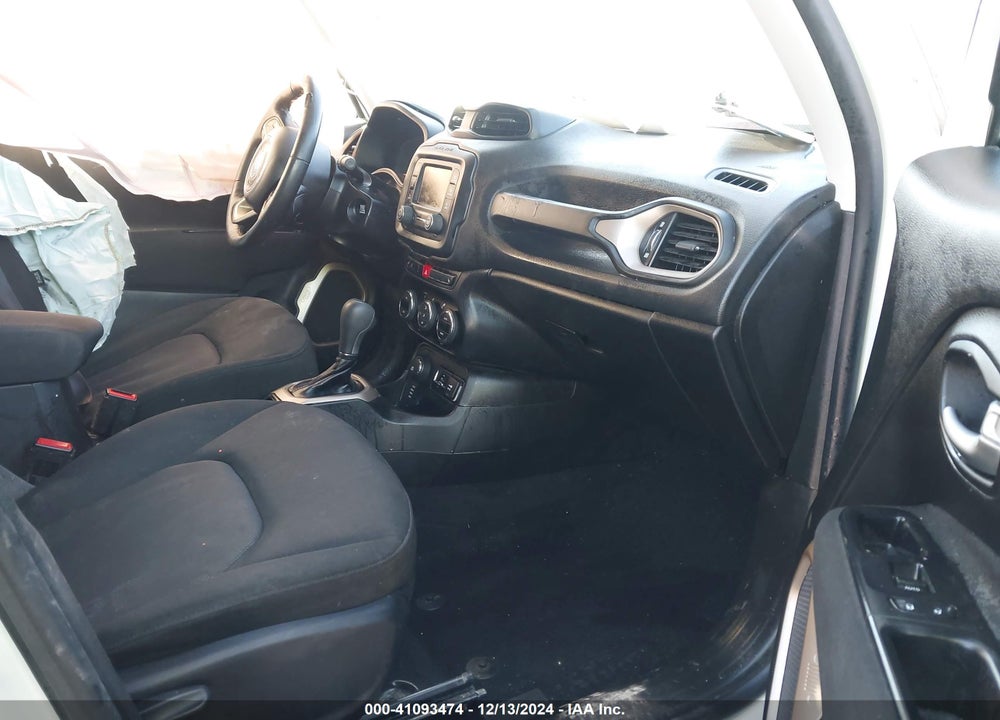 2015 JEEP RENEGADE LATITUDE VIN: ZACCJBBT8FPB77153