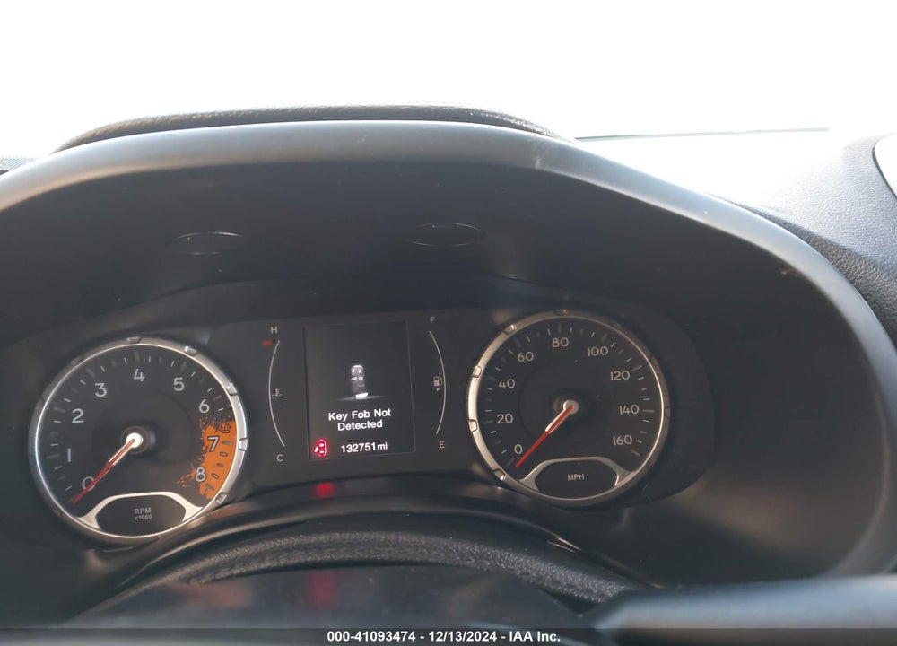 2015 JEEP RENEGADE LATITUDE VIN: ZACCJBBT8FPB77153