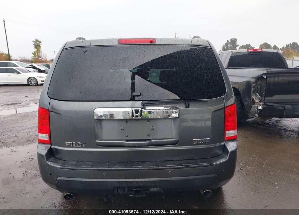 2011 HONDA PILOT TOURING VIN: 5FNYF4H93BB066879