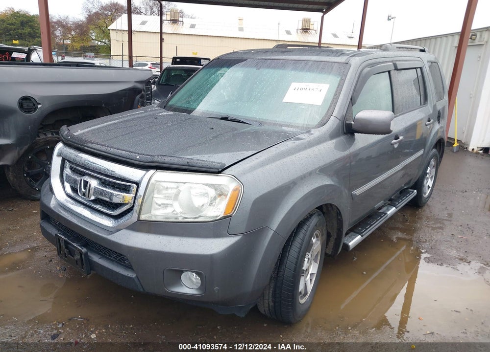 2011 HONDA PILOT TOURING VIN: 5FNYF4H93BB066879