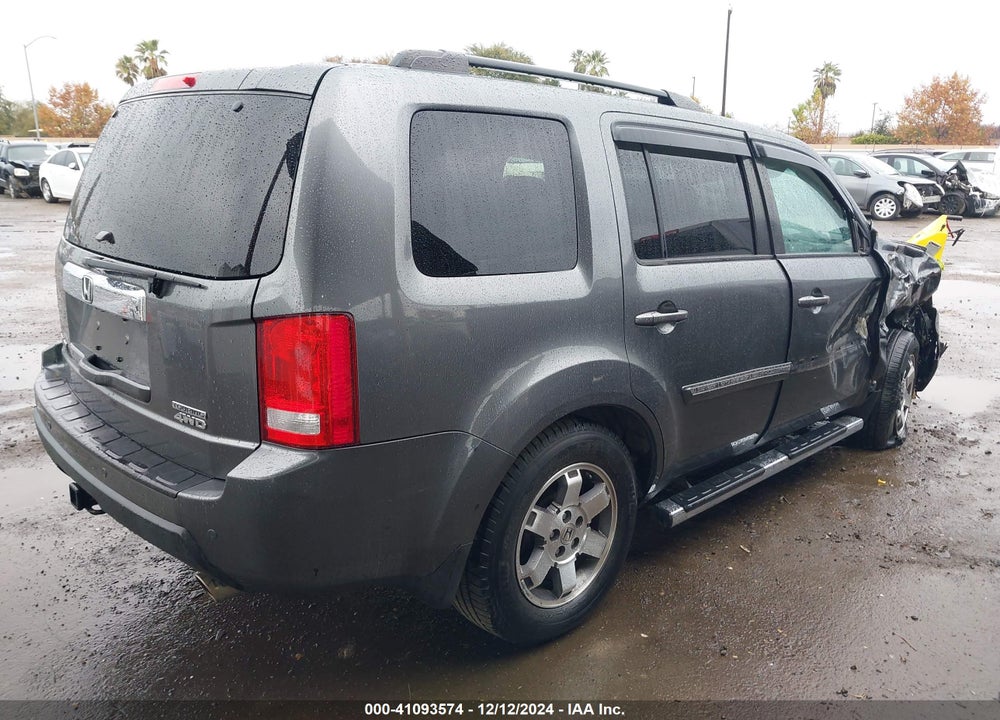 2011 HONDA PILOT TOURING VIN: 5FNYF4H93BB066879