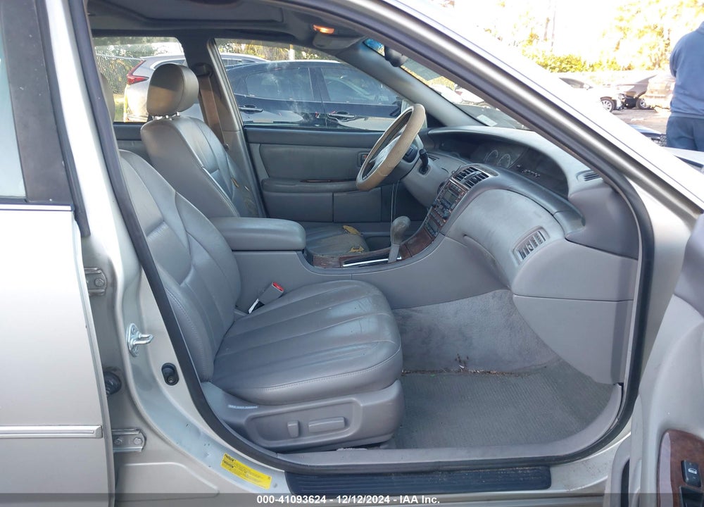 2000 TOYOTA AVALON XLS VIN: 4T1BF28B1YU070910