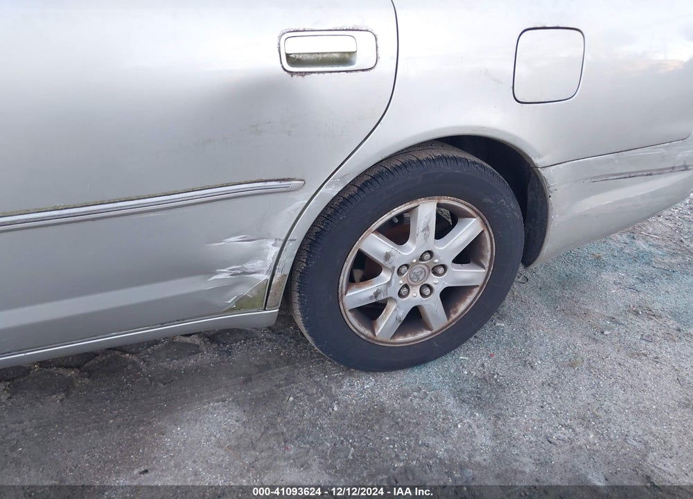 2000 TOYOTA AVALON XLS VIN: 4T1BF28B1YU070910