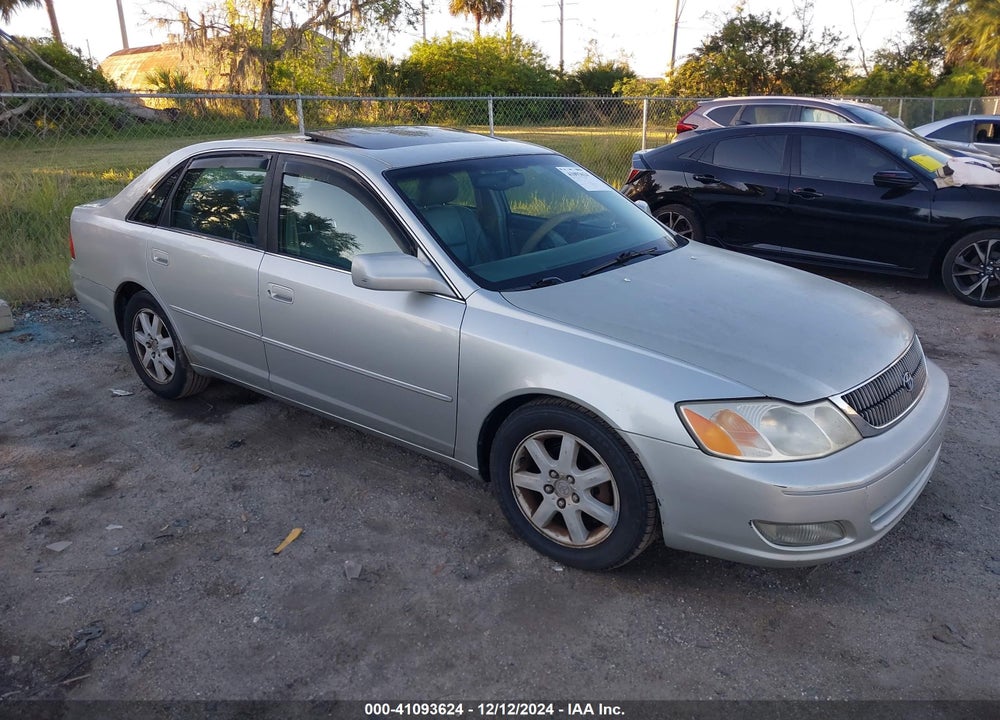 2000 TOYOTA AVALON XLS VIN: 4T1BF28B1YU070910