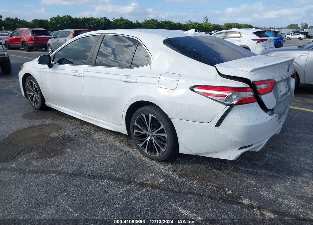 2020 TOYOTA CAMRY SE VIN: 4T1G11AK4LU884549