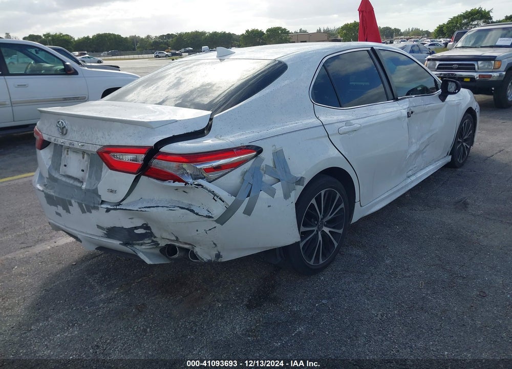 2020 TOYOTA CAMRY SE VIN: 4T1G11AK4LU884549