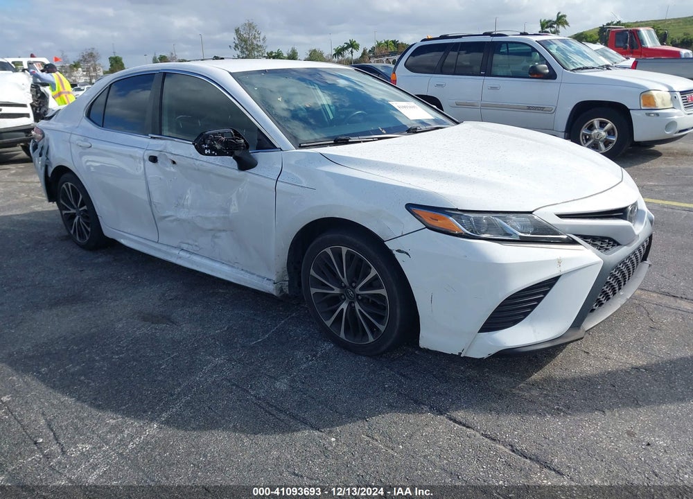 2020 TOYOTA CAMRY SE VIN: 4T1G11AK4LU884549