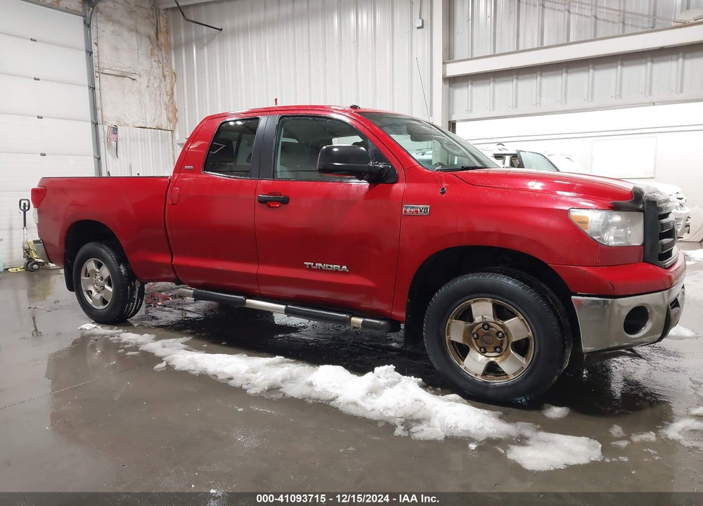 2011 TOYOTA TUNDRA GRADE 5.7L V8 VIN: 5TFUY5F10BX180775
