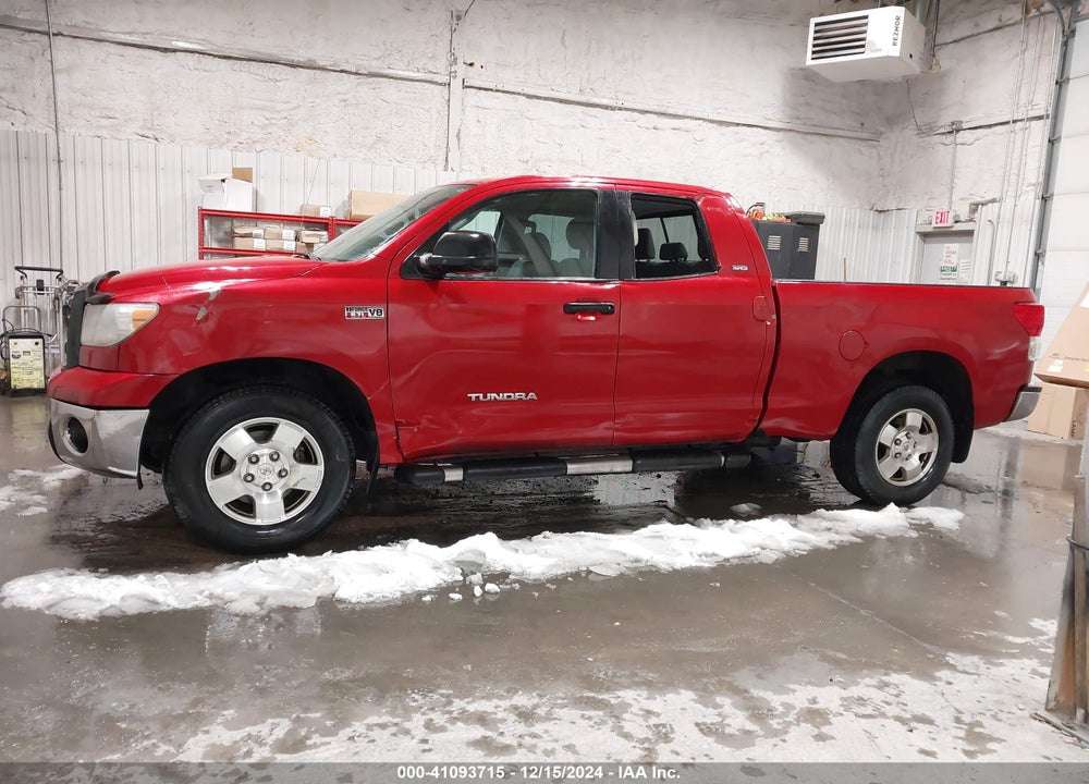 2011 TOYOTA TUNDRA GRADE 5.7L V8 VIN: 5TFUY5F10BX180775