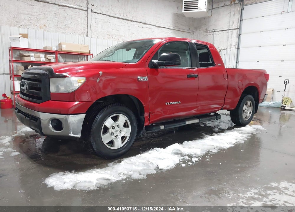 2011 TOYOTA TUNDRA GRADE 5.7L V8 VIN: 5TFUY5F10BX180775