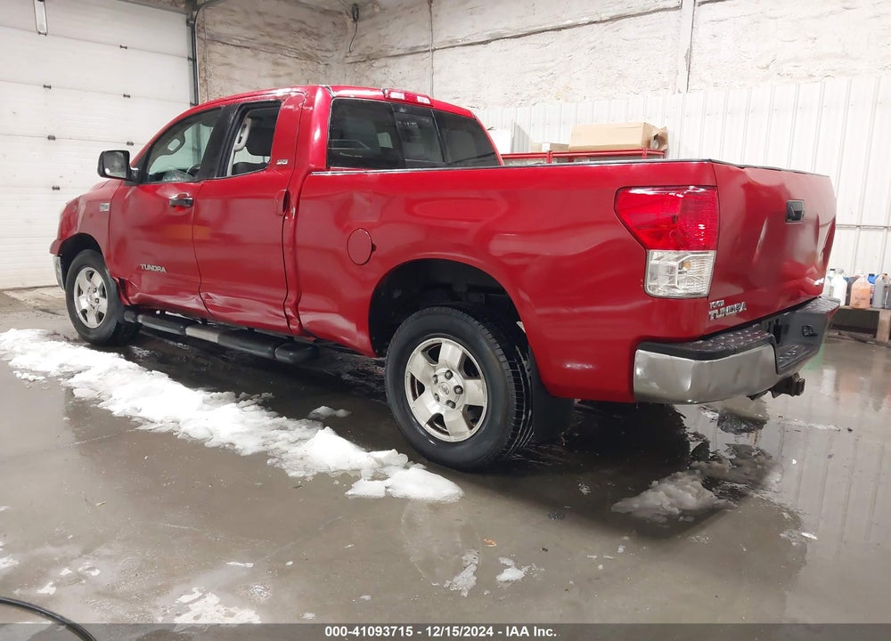 2011 TOYOTA TUNDRA GRADE 5.7L V8 VIN: 5TFUY5F10BX180775