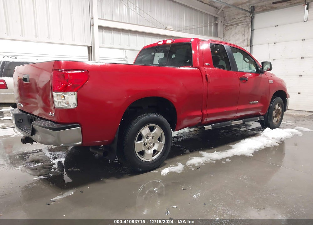 2011 TOYOTA TUNDRA GRADE 5.7L V8 VIN: 5TFUY5F10BX180775