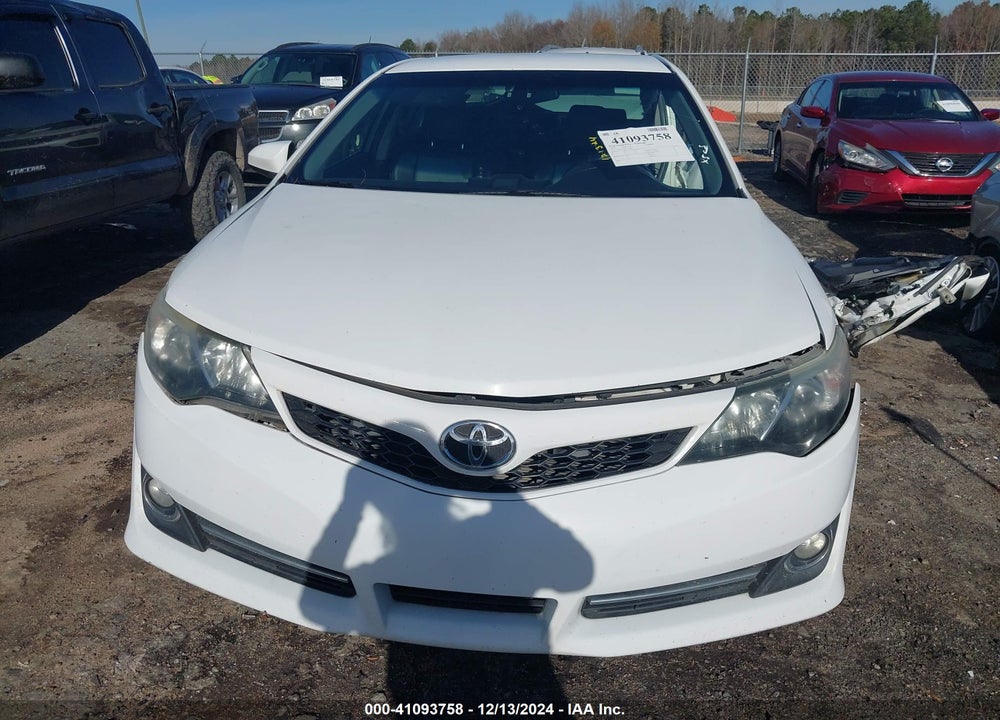 2014 TOYOTA CAMRY SE VIN: 4T1BF1FK2EU775885