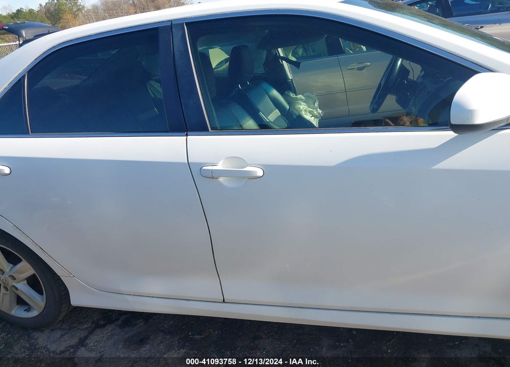 2014 TOYOTA CAMRY SE VIN: 4T1BF1FK2EU775885