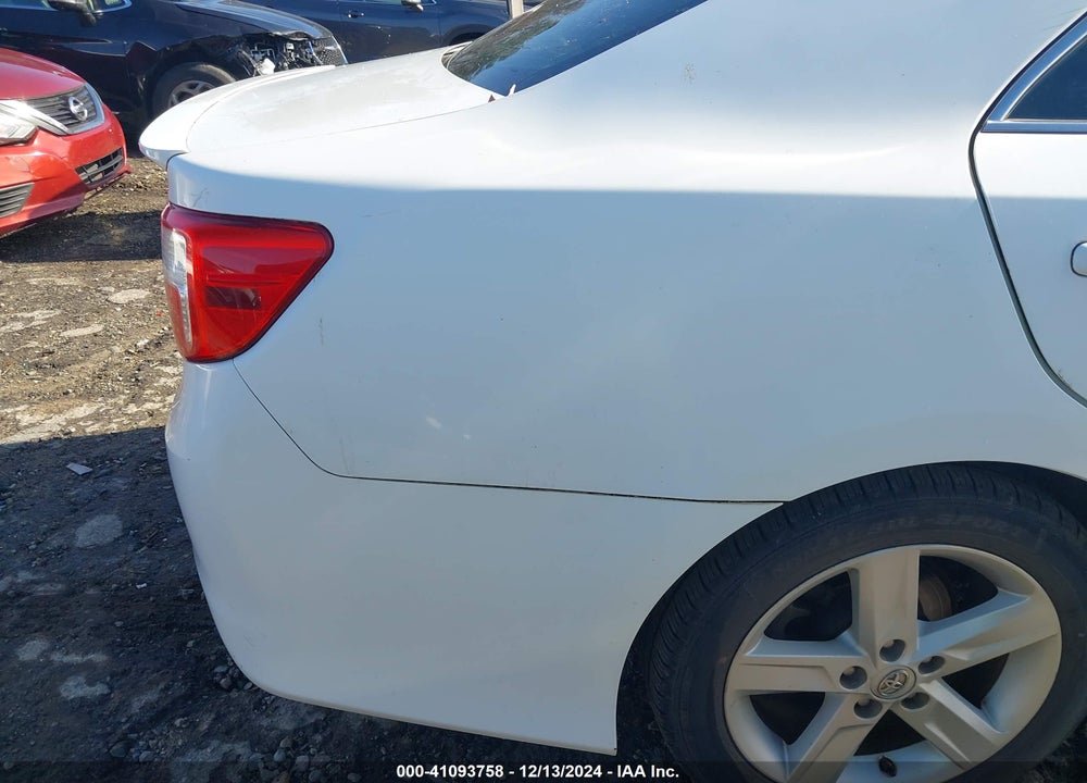 2014 TOYOTA CAMRY SE VIN: 4T1BF1FK2EU775885